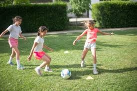 瓦拉内：去皇马前齐达内亲自给我打了电话；穆里尼奥很有魅力